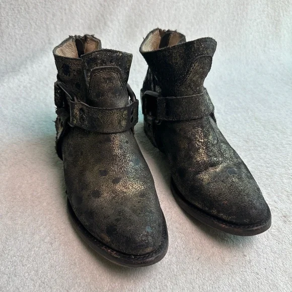 Freebird by Steven Phlow Metallic Distressed Gold Ankle Boot 8 M women’s booties
